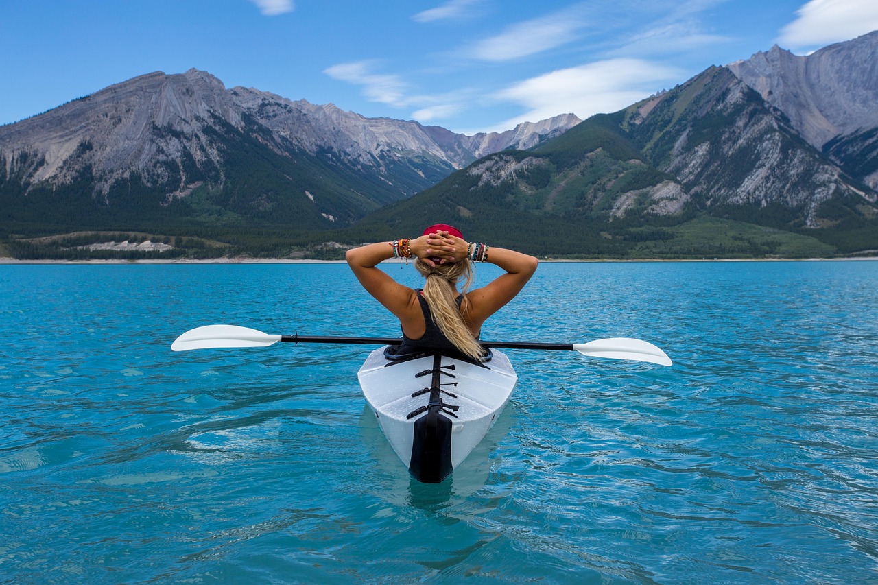 Femme en kayak
